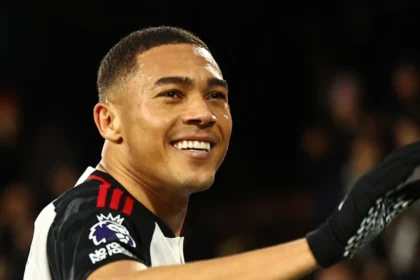 Carlos Vinicius é o novo reforço do Grêmio - Foto: Reprodução/Henry Nicholls/AFP