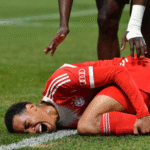 Jamal Musiala sofre fratura em jogo entre PSG x Bayern. Foto: Peter Zay/Anadolu via Getty Images