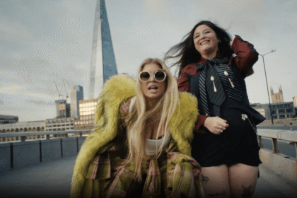 Fergie refez o clássico videoclipe de "London Bridge" para a divulgação da série "Too Much" - Foto: Reprodução/Instagram