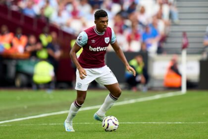 Luis Guilherme em atividade pelo West Ham Foto: Angel Martinez/Getty Images