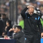 Mano Menezes e sua reação após revés - Foto: Reprodução/Ernesto Benavides/AFP