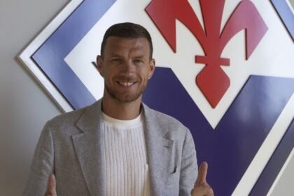 Dzeko fechou com a Fiorentina até junho de 2026. Foto: Divulgação
