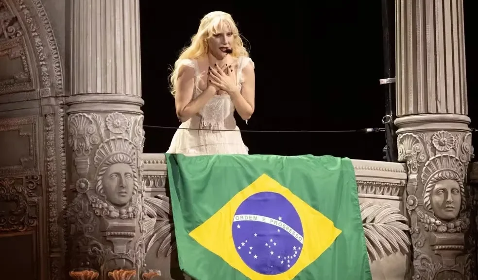 Lady Gaga se apresentou na praia de Copacabana em maio 2025 - Foto: Reprodução/Brazil News