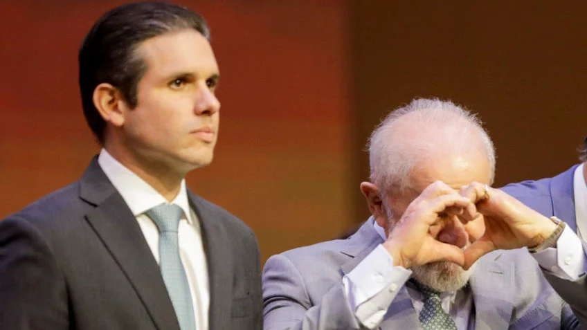 Um veto presidencial não é definitivo. Ele será analisado pelo Congresso, que pode decidir pela manutenção ou pela derrubada. Na foto, Lula e Motta em fevereiro de 2025, durante evento em Brasília - Foto: Reprodução/Poder 360