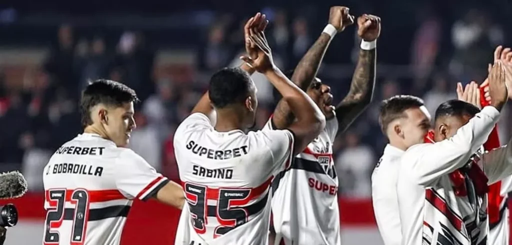 Jogadores do São Paulo após o Majestoso - Foto: Reprodução/Rubens Chiri/SPFC