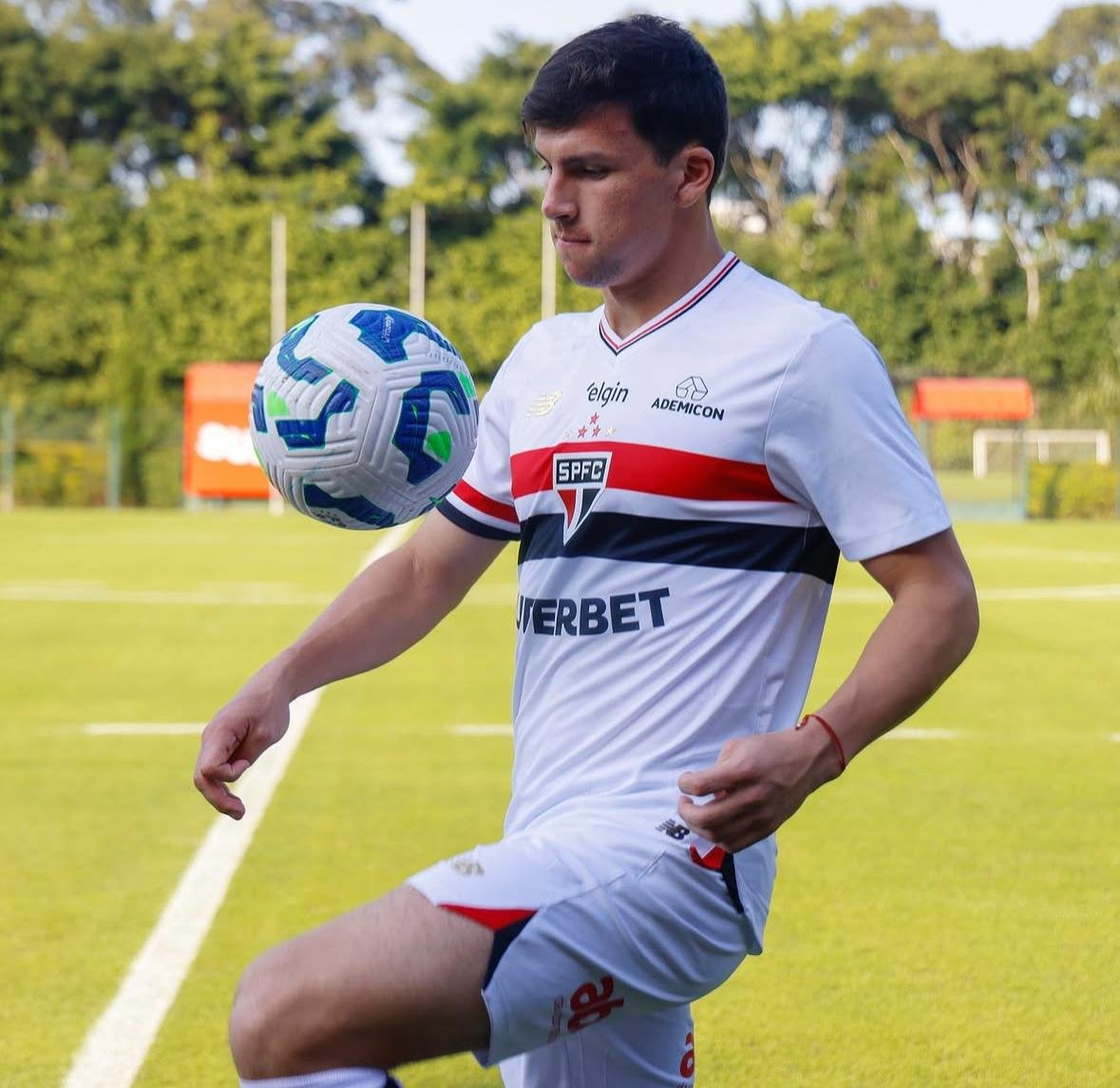 São Paulo anuncia atacante chileno. Foto: Divulgação/Instagram: São Paulo FC