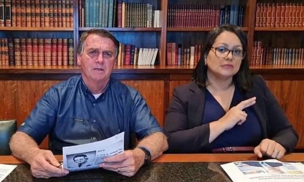 Bolsonaro durante live - Foto: Reprodução/Redes Sociais