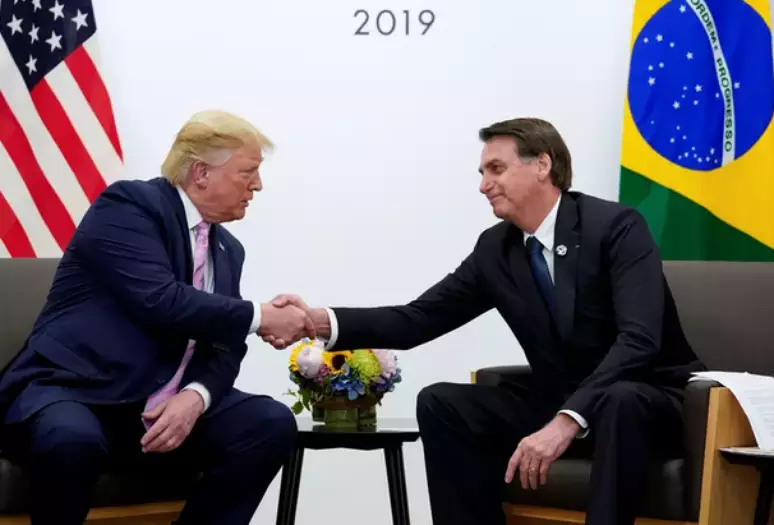 Encontro entre os então presidentes Donald Trump e Jair Bolsonaro, realizado em 2019, marcou a aproximação entre Brasil e Estados Unidos