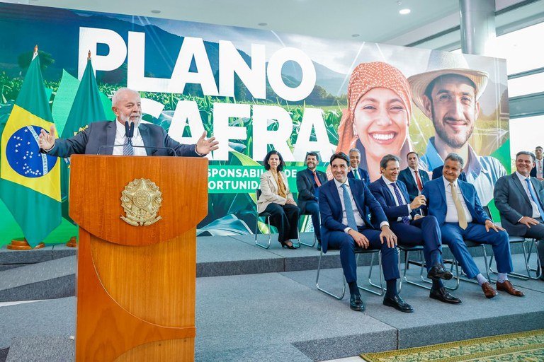 https://www.gov.br/planalto/pt-br/acompanhe-o-planalto/noticias/2024/07/lula-lanca-plano-safra-24-25-com-r-400-59-bilhoes-para-medios-e-grandes-produtores-rurais