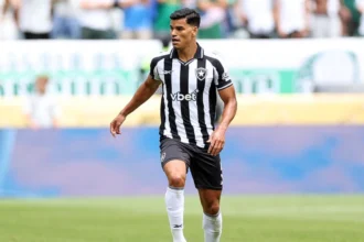 Danilo Barbosa em atuação pelo Botafogo - Foto: Reprodução/Vitor Silva/Botafogo