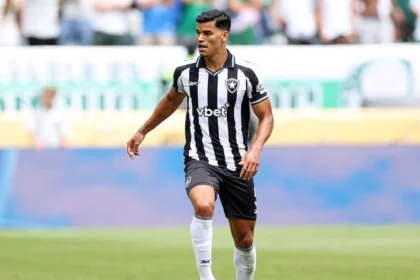 Danilo Barbosa em atuação pelo Botafogo - Foto: Reprodução/Vitor Silva/Botafogo