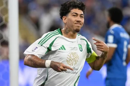 Firmino em atuação pela Liga dos Campeões da Ásia - Foto: Reprodução/Al-Ahli
