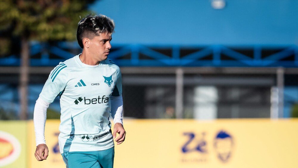 Fagner deve ser mantido no time titular com ausência de William - Foto: Reprodução/Cruzeiro/Gustavo Aleixo