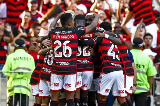 Flamengo é o atual líder do Brasileirão 2025, seguido de perto pelo Cruzeiro e RB Bragantino - Foto: Reprodução/Flamengo