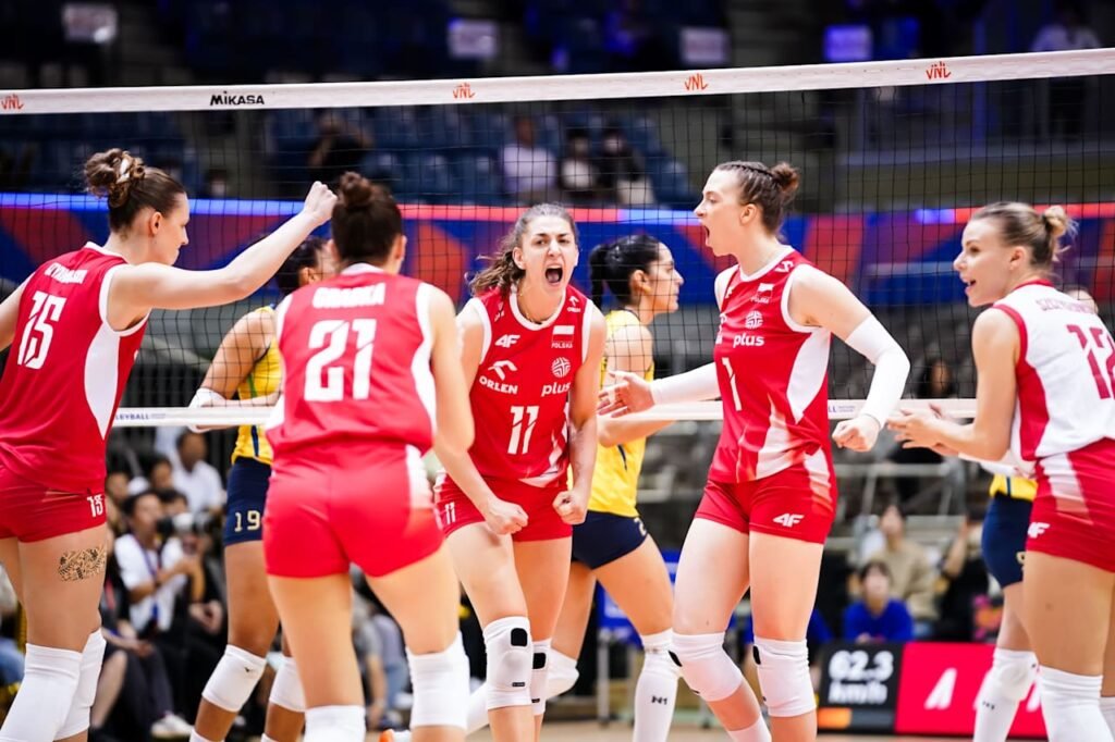 Polônia reage, vence terceiro e força quarto set contra a seleção brasileira - Foto: Reprodução/VNL Images