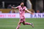 Messi marca golaço de falta em Inter Miami x Porto pelo Mundial de Clubes - Foto: Reprodução/Robbie Jay Barratt/AMA/Getty Images