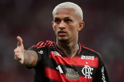 Wesley aceita proposta da Roma e aguarda definição do Flamengo para assinar com time italiano - Foto: Reprodução/Thiago Ribeiro