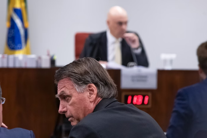 Moraes "perdoa" erro de Bolsonaro, mas deixa claro que não agirá assim novamente
