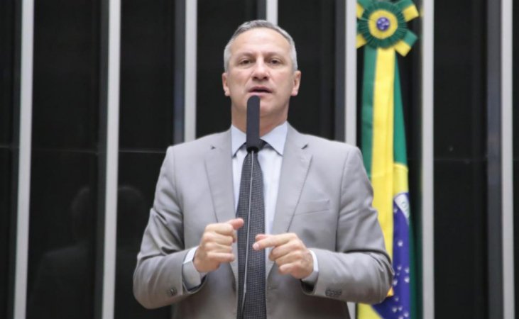 Oposicionista, Sanderson (PL-RS), afirmou que "ambos foram protagonistas de escândalos" - Foto: Reprodução/ Bruno Spada/Câmara dos Deputados