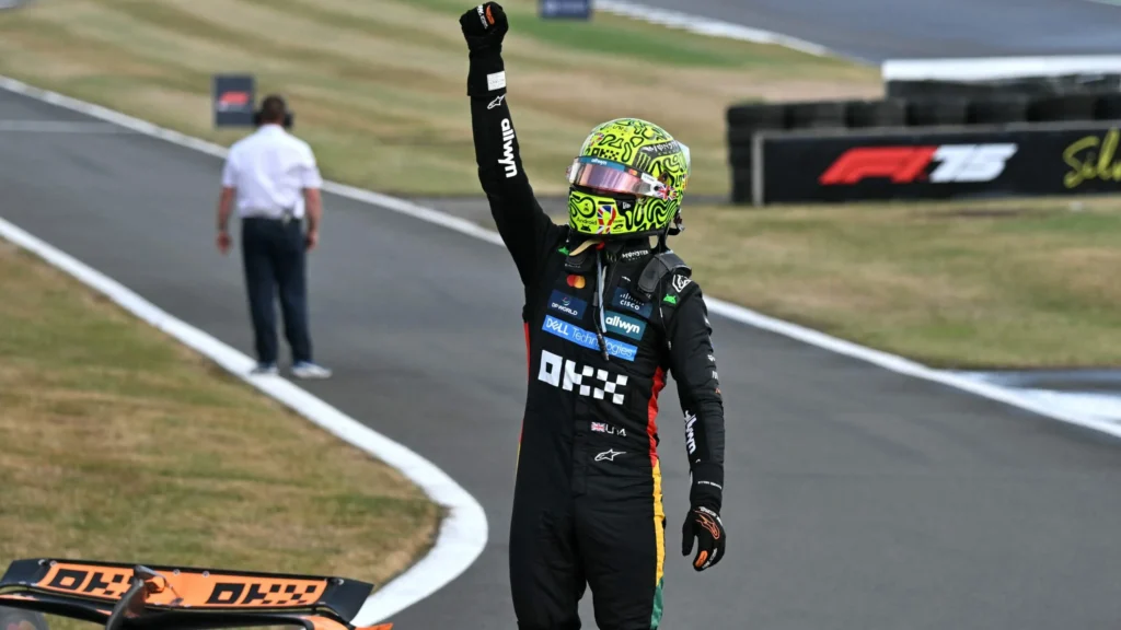 Lando Norris vence o GP de Silverstone, na Inglaterra - Foto: Andrej ISAKOVIC / AFP