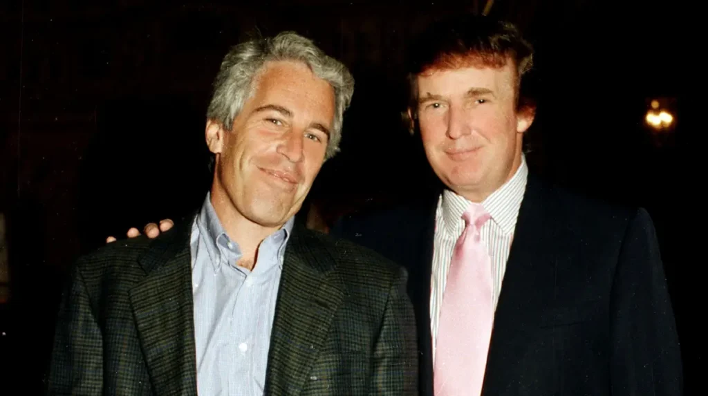 Presidente norte-americano, Donald Trump, afirmou, esta terça-feira, que terminou a sua amizade com o criminoso sexual Jeffrey Epstein - Foto: Reprodução/Sic Notícias