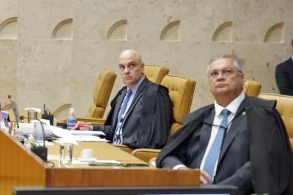 Decisão do ministro Flávio Dino no STF gera impasse para bancos estrangeiros que operam no Brasil, entre cumprir sanções internacionais ou respeitar a legislação nacional - Foto: Reprodução/Rosinei Coutinho/STF