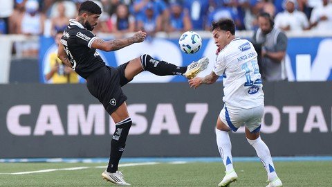 Barboza, do Botafogo, e Kaio Jorge, do Cruzeiro (Foto: Vitor Silva/Botafogo)
