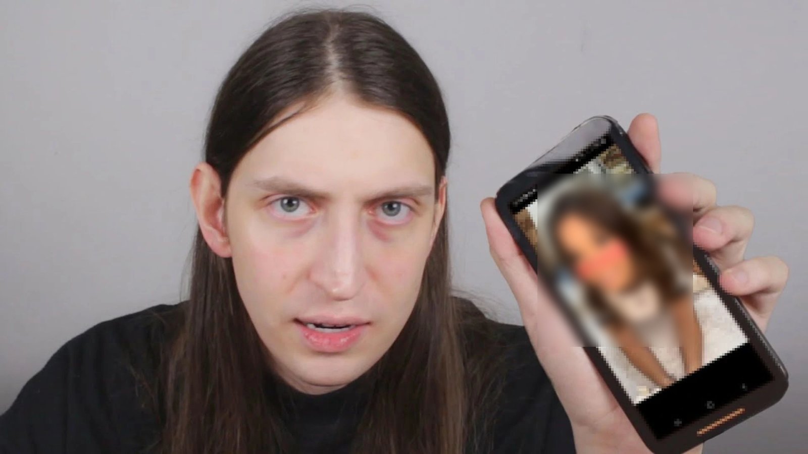 Thumbnail do vídeo sobre 'adultização' publicado pelo Felca - Foto: Reprodução/YouTube