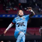 Neymar comemora gol pelo Santos no Morumbis em noite inspirada que tirou o time da zona de rebaixamento - Foto: Reprodução/Redes Sociais
