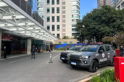 Forças de segurança cumpriram ordens judiciais na Avenida Faria Lima, núcleo financeiro de São Paulo, durante a Operação Carbono Oculto - Foto: Reprodução/CNN