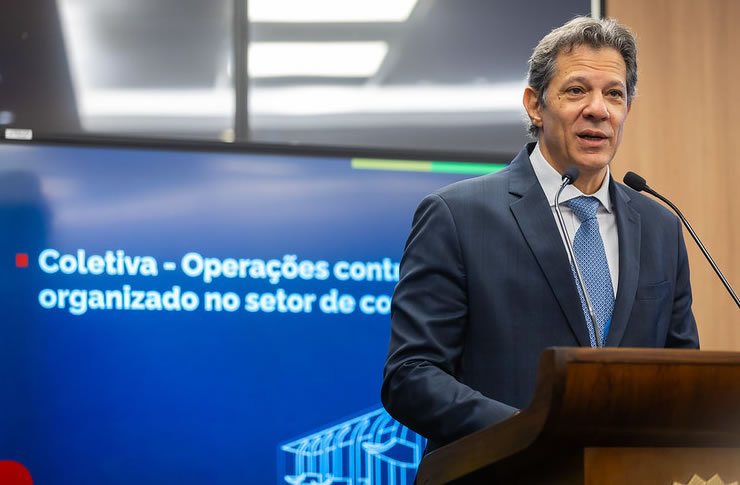O ministro da Fazenda, Fernando Haddad, avaliou a megaoperação contra o Primeiro Comando da Capital (PCC), realizada nesta quinta-feira (28), como exemplar - Foto: Reprodução/Diogo Zacarias