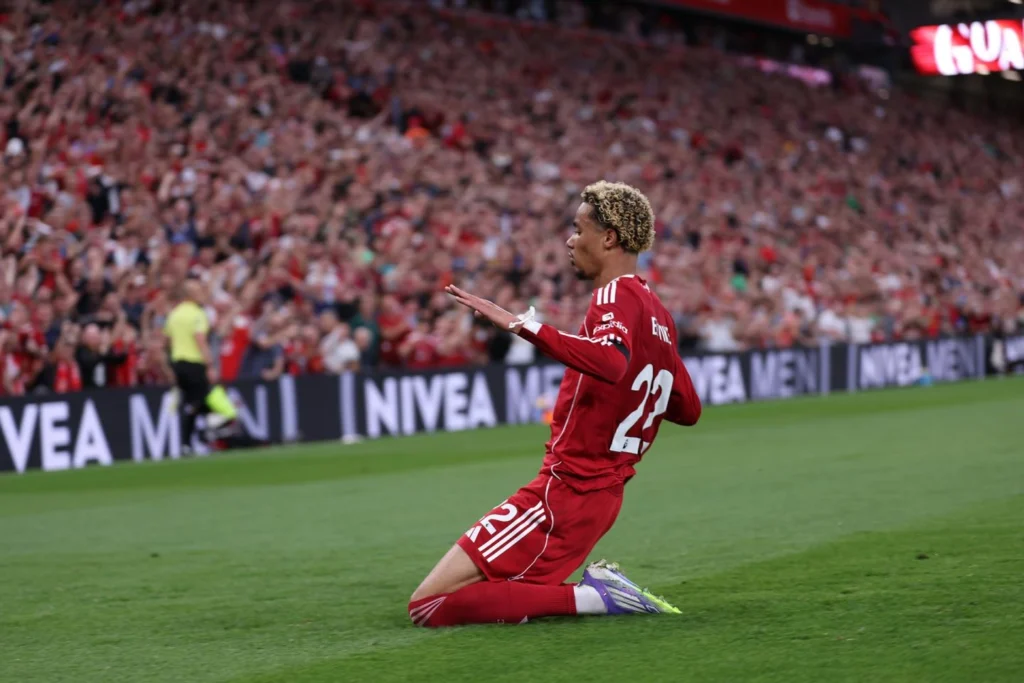 Jogo entre Liverpool e Bournemouth, estreia do jogador Ekitiké.
Foto: Liverpool FC/ site oficial
