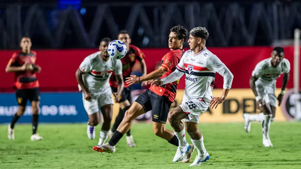 Jogo entre Sport x São Paulo no primeiro turno - Foto: Reprodução/Sports Press Photo