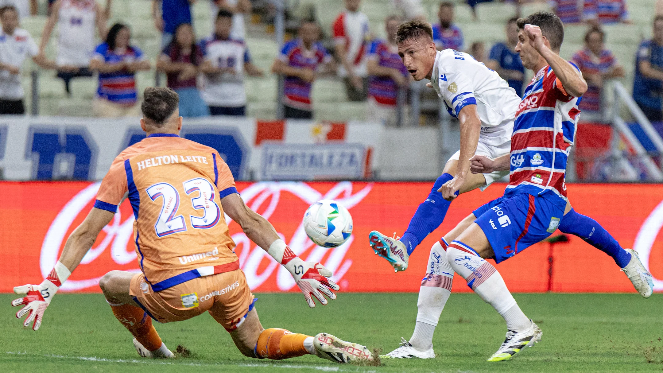 Fortaleza e Velez se enfrentam nesta terça-feira (19), às 19h - Foto: Reprodução/Thiago Gadelha