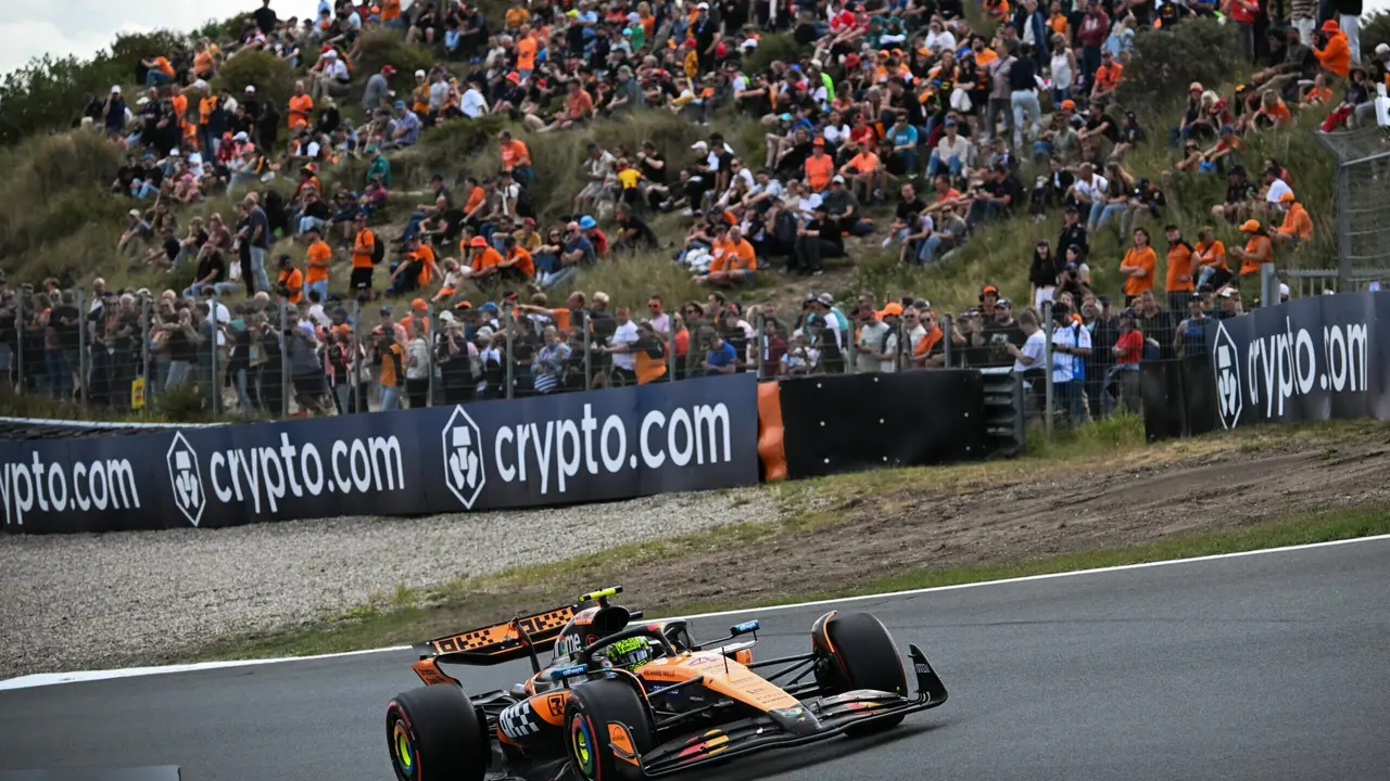 Lando Norris, da McLaren, em ação no primeiro treino do GP da Holanda - Foto: Nicolas Tucat/AFP
