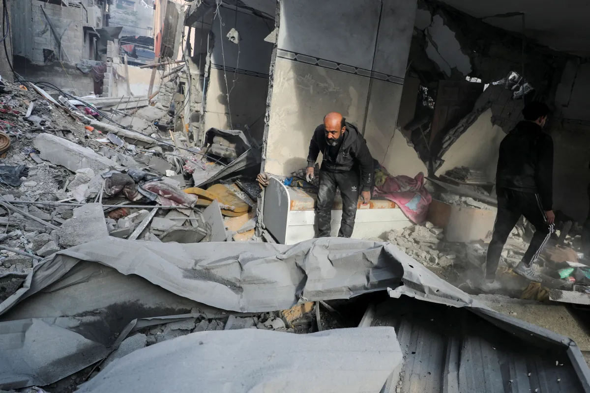 Área atingida por ataque israelense na Cidade de Gaza / Foto: REUTERS/Dawoud Abu Alkas