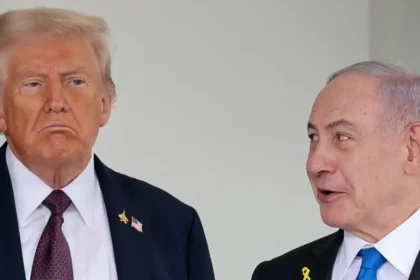 O presidente dos Estados Unidos, Donald Trump, recebe o primeiro-ministro israelense, Benjamin Netanyahu, na Casa Branca, em Washington, D.C., EUA.