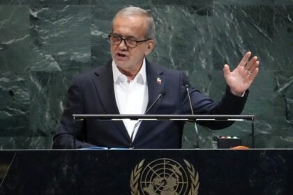 O presidente Iraniano, Masoud Pezeshkian, em discurso à Assembleia Geral da ONU