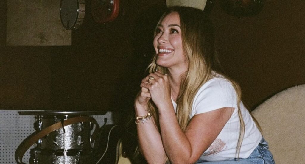 Hilary Duff compartilhou fotos no estúdio de gravação - Foto: Instagram/Hilary Duff
