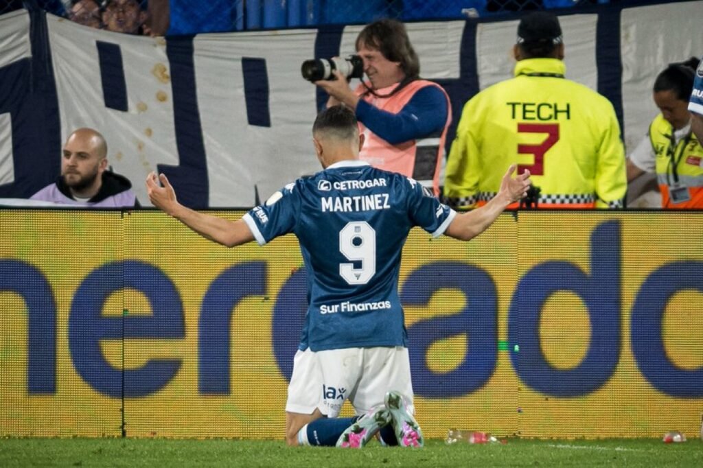 Racing vence Vélez e leva vantagem para casa nas Quartas da Libertadores