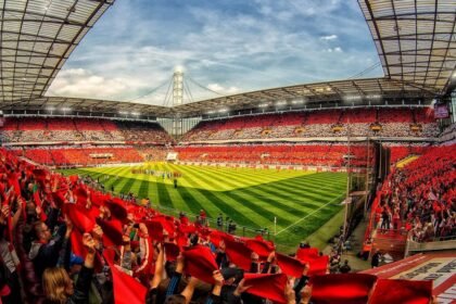 Alemanha e Irlanda do Norte se enfrentam no RheinEnergieStadion. Foto: Divulgação/Site Oficial RheinEnergieStadion