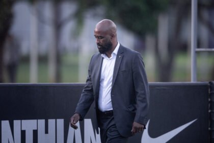 Fabinho Soldado foi denunciado no STJD por reclamações ao árbitro Bruno Arleu de Araújo na derrota para o Red Bull Bragantino, em julho - Foto: Waderson Oliveira/Meu Timão