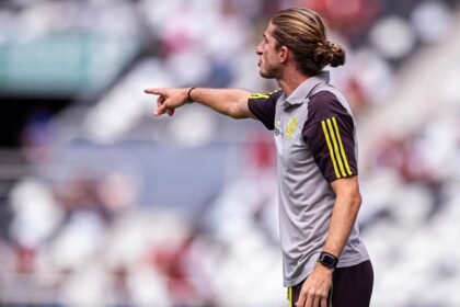 Foto: Reprodução Instagram/@filipeluis - @paulareis.raw