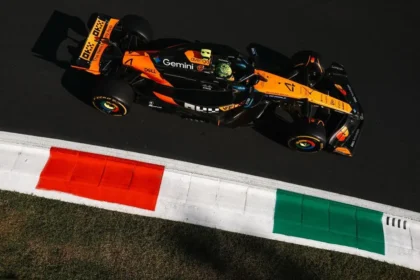 Lando Norris liderou o TL2 em Monza - Foto: McLaren