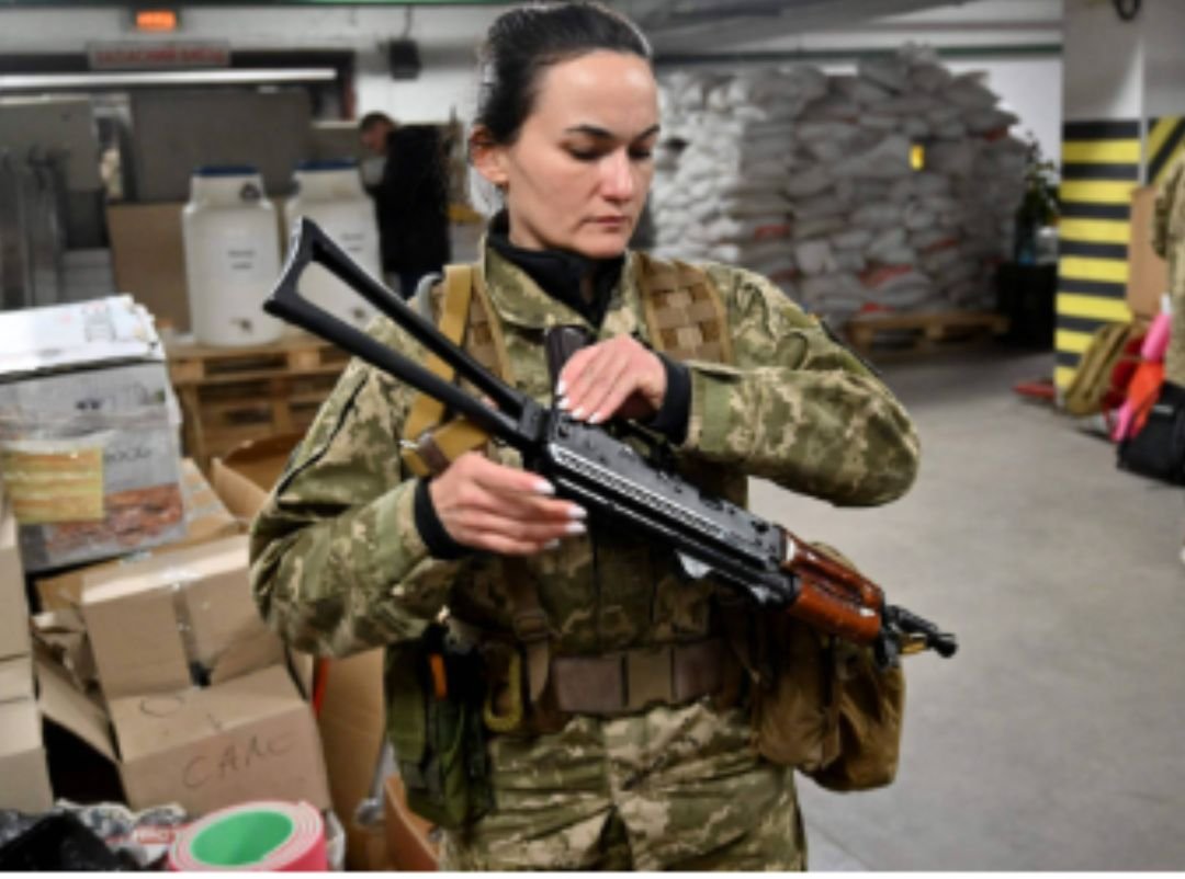 Olena, médica combatente - Foto: Oksana Parafeniuk/The New York Times