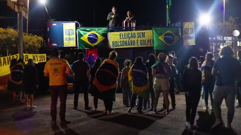 Aliados em vigilia - Foto: Brenno Carvalho/Extra