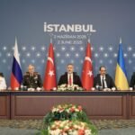 Russos e ucranianos se reuniram em Istambul, com mediação turca / Foto: Adem Altan / AFP