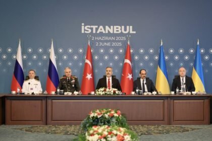 Russos e ucranianos se reuniram em Istambul, com mediação turca / Foto: Adem Altan / AFP
