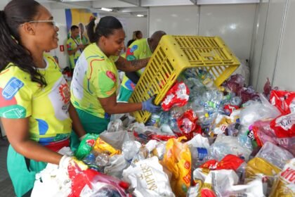 Entre os objetivo do decreto, está o fortalecimento do trabalho de cooperativas e associações de catadores - Foto: Secom GovBA