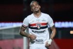 Luciano comemora gol do São Paulo contra o Bahia pelo Brasileirão Léo Barrilari/GazetaPress